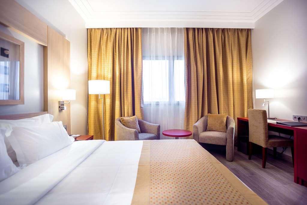 Golden Tulip Le Diplomate Hotell Cotonou Rum bild