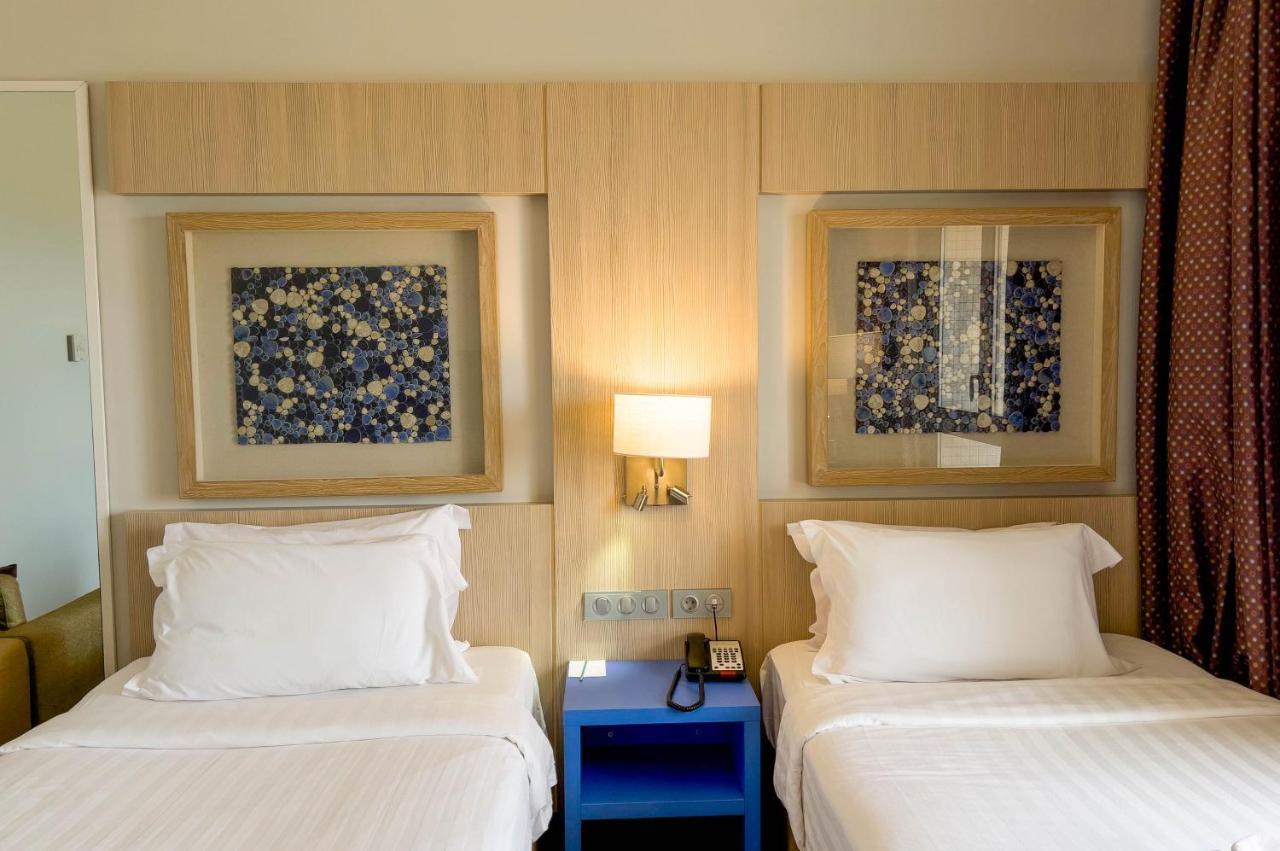 Golden Tulip Le Diplomate Hotell Cotonou Exteriör bild