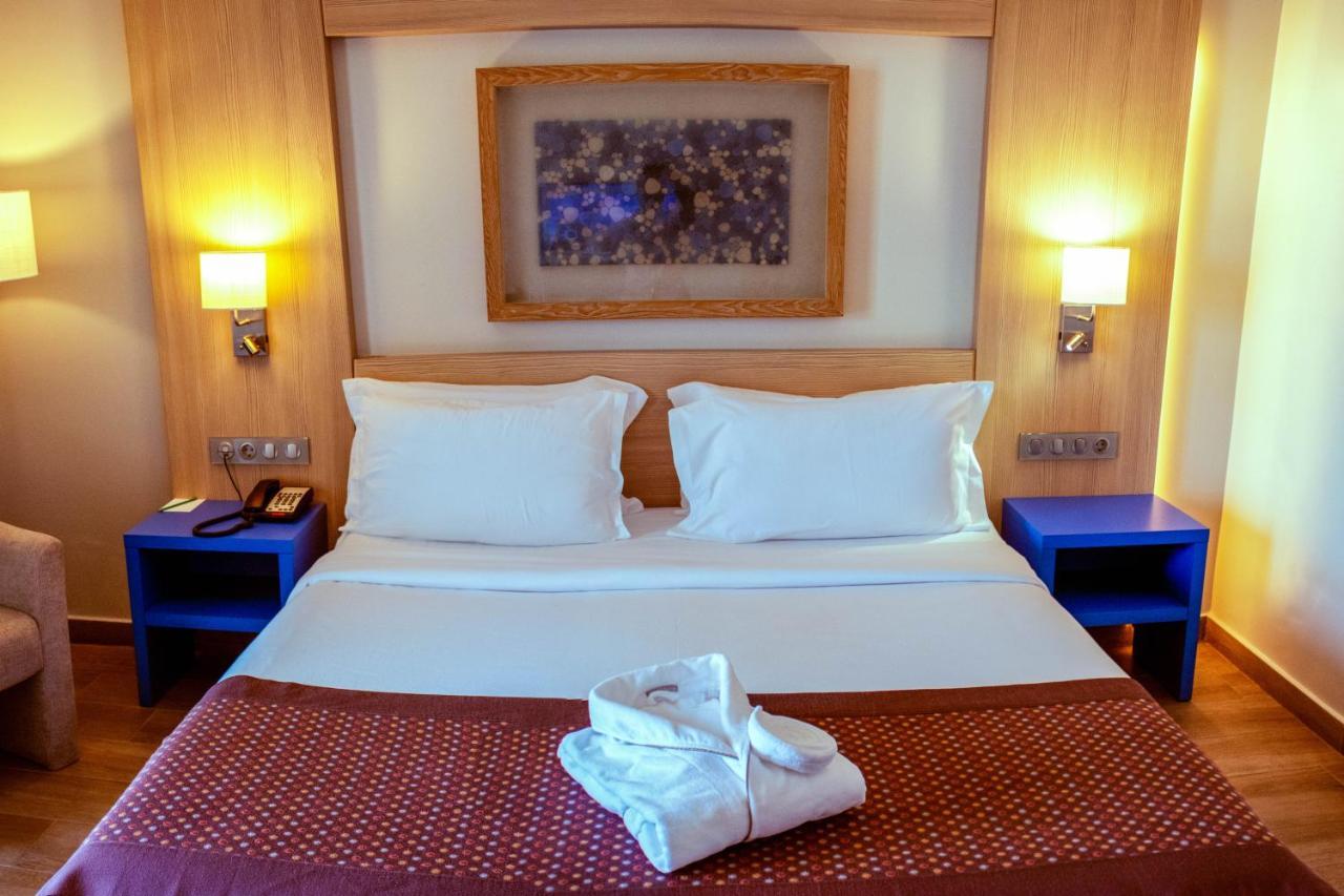 Golden Tulip Le Diplomate Hotell Cotonou Exteriör bild