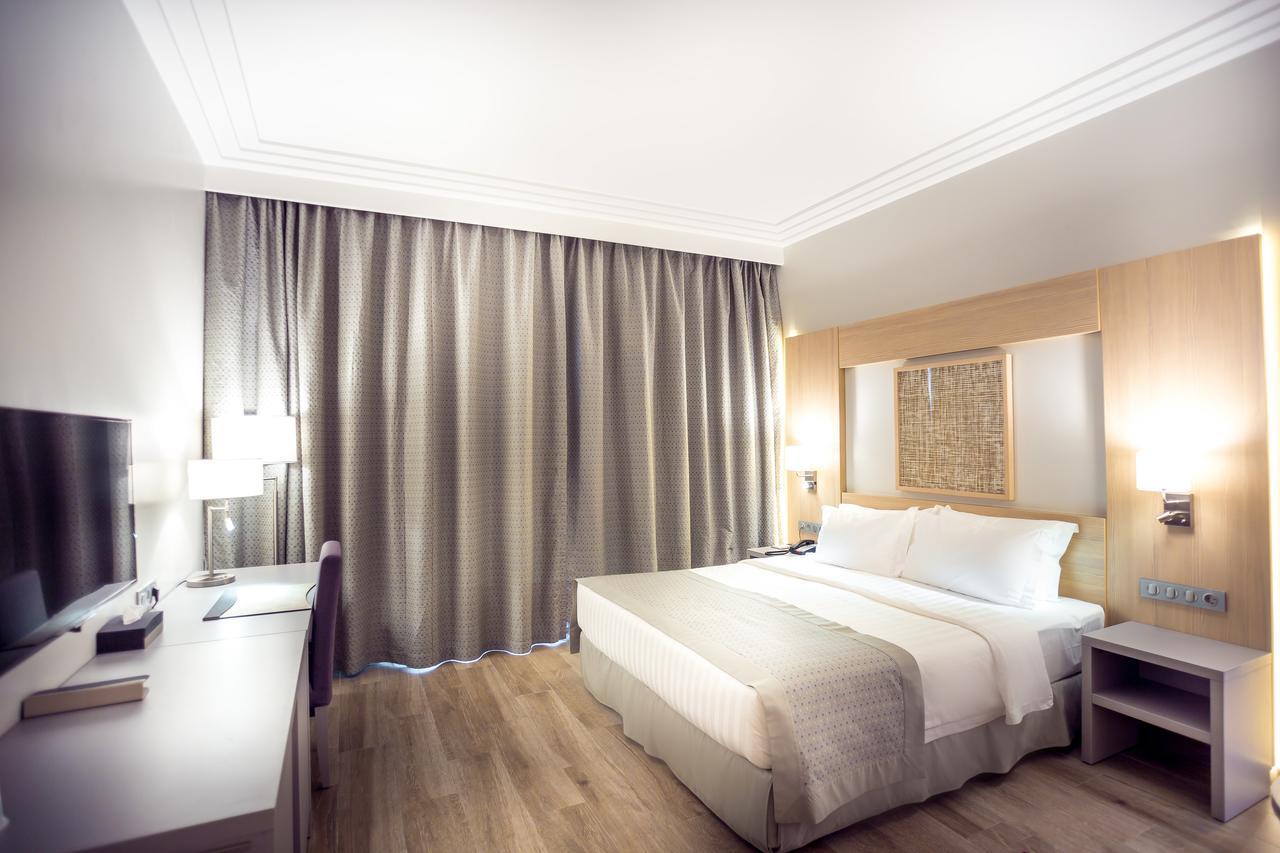 Golden Tulip Le Diplomate Hotell Cotonou Exteriör bild