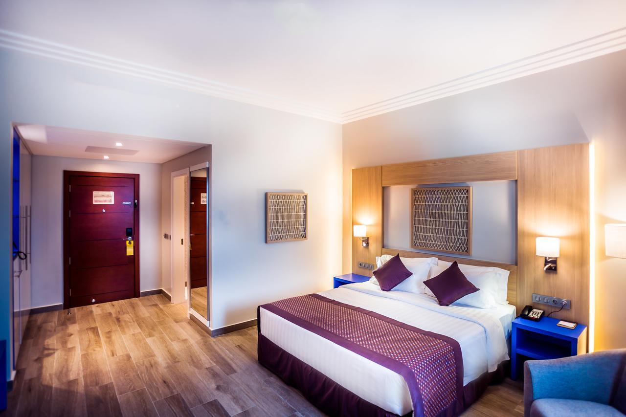 Golden Tulip Le Diplomate Hotell Cotonou Exteriör bild