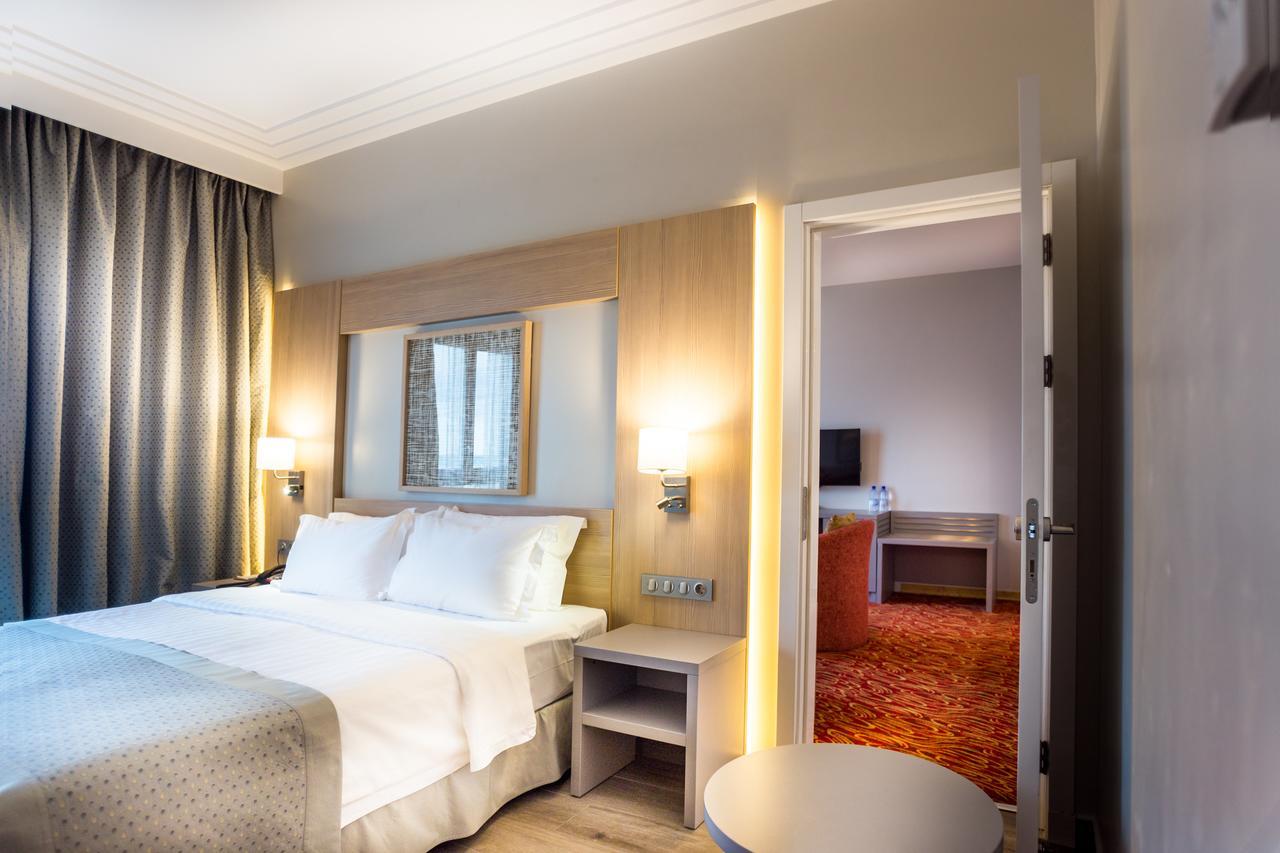 Golden Tulip Le Diplomate Hotell Cotonou Exteriör bild